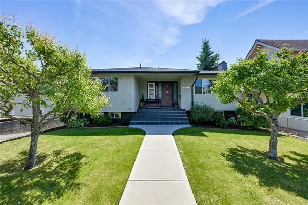 1341 Lyall St, Esquimalt BC V9A 5H5