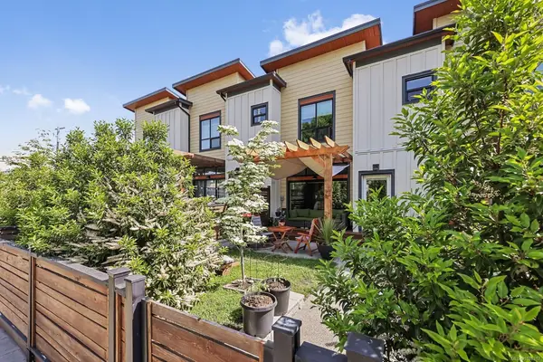 356 14th St #9, Courtenay BC V9N 1W2 - 2 bed, 3 bath in Courtenay