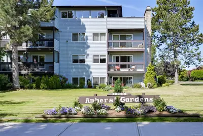 10160 Third St # 101, Sidney BC V8L 3B6