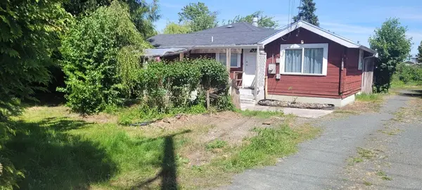 1621 Redwood St, Campbell River BC V9W 3K7 - 3 bed, 1 bath property for sale in Campbell River