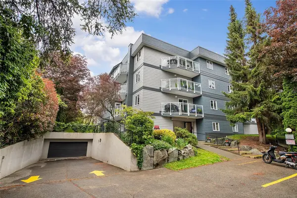 949 Cloverdale Ave #208, Saanich BC V8X 2T4 - 2 bed, 2 bath in Saanich