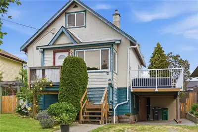 236 Crease Ave, Saanich BC V8Z 1S9