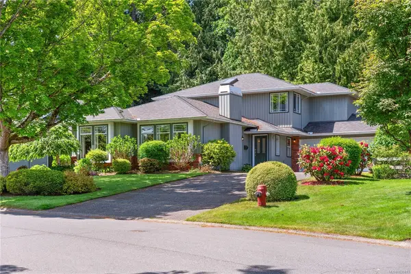 5208 Harold Green, Saanich BC V8Y 3E5