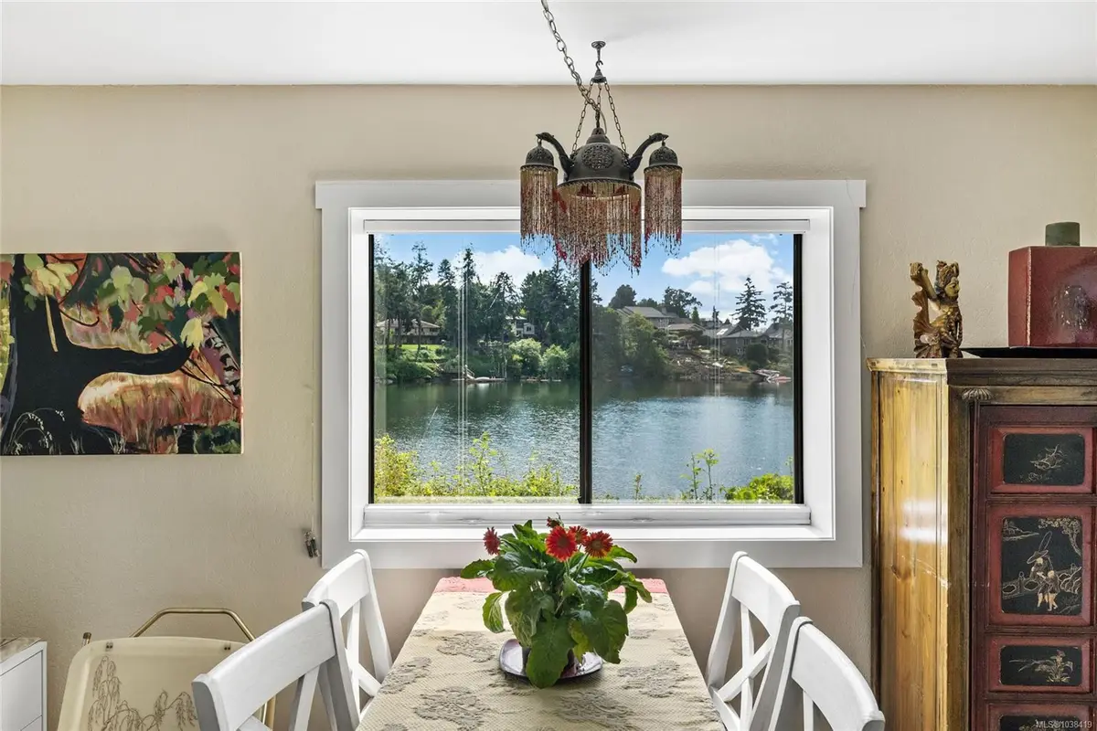 71 Gorge Rd W #103, Saanich BC V9A 1L9