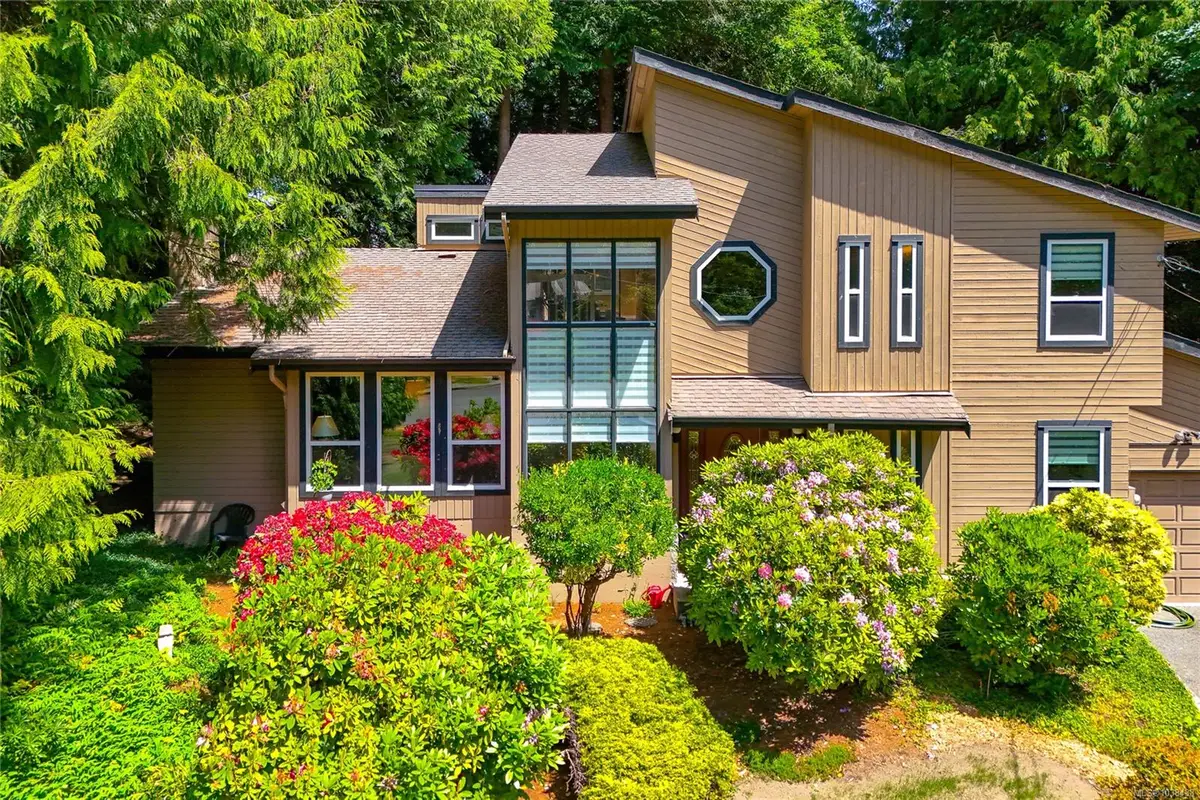 8705 Nash Pl, North Saanich BC V8L 4G9