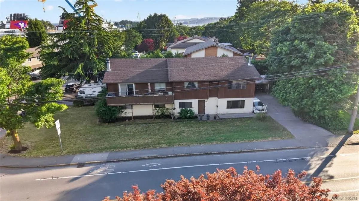 891 Admirals Rd, Esquimalt BC V9A 2P1