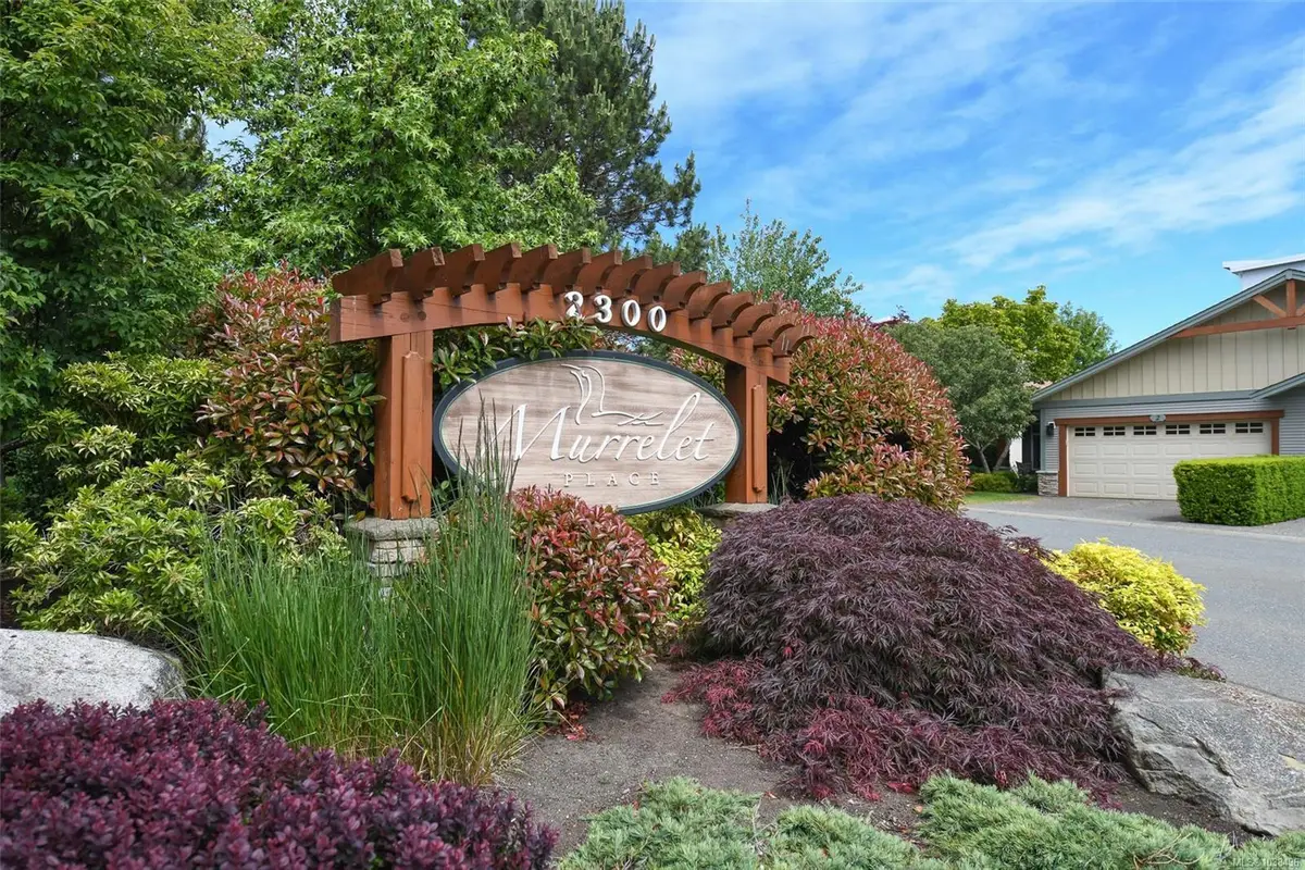 2300 Murrelet Dr #2, Comox BC V9M 4J2