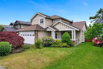 1713 Mamich Cir, Saanich BC V8N 6M9