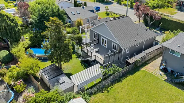 610 Ralph St, Saanich BC V8Z 1Z5