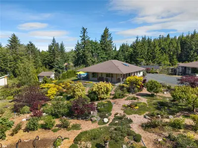 220 Irene Rd, Quadra Island BC V0P 1N0