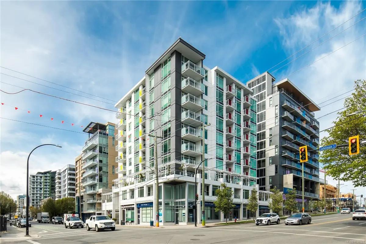 105-1090 Johnson St, Victoria BC V8V 0B3