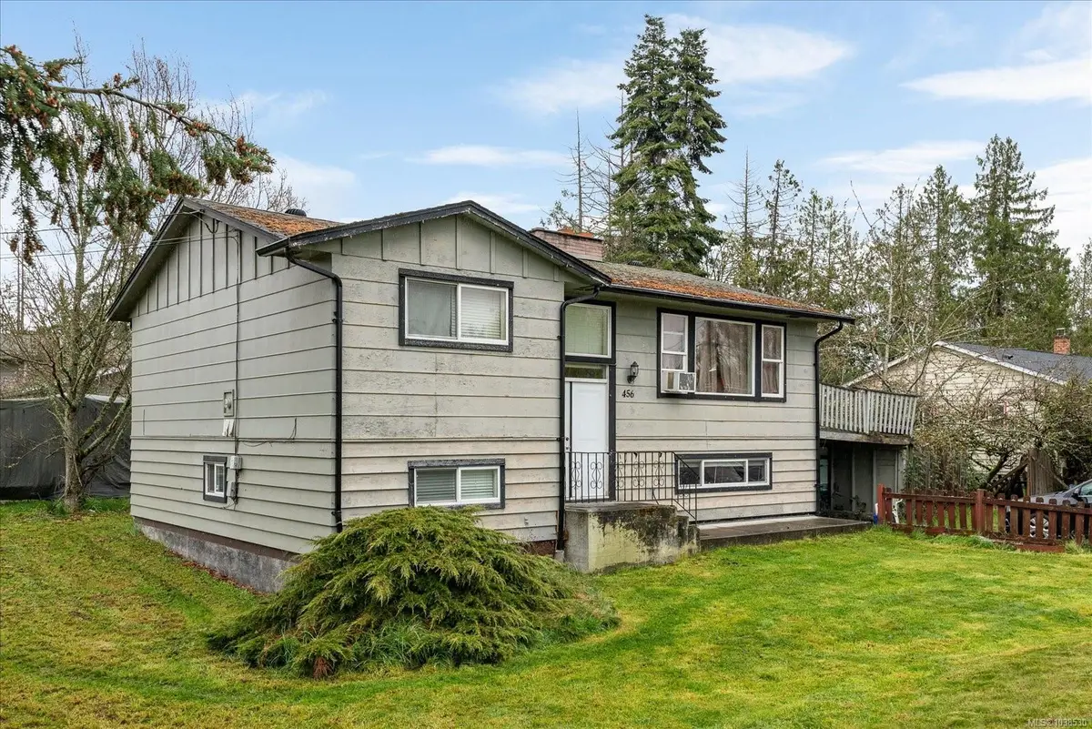 456 Hirst Ave, Parksville BC V9P 1J3
