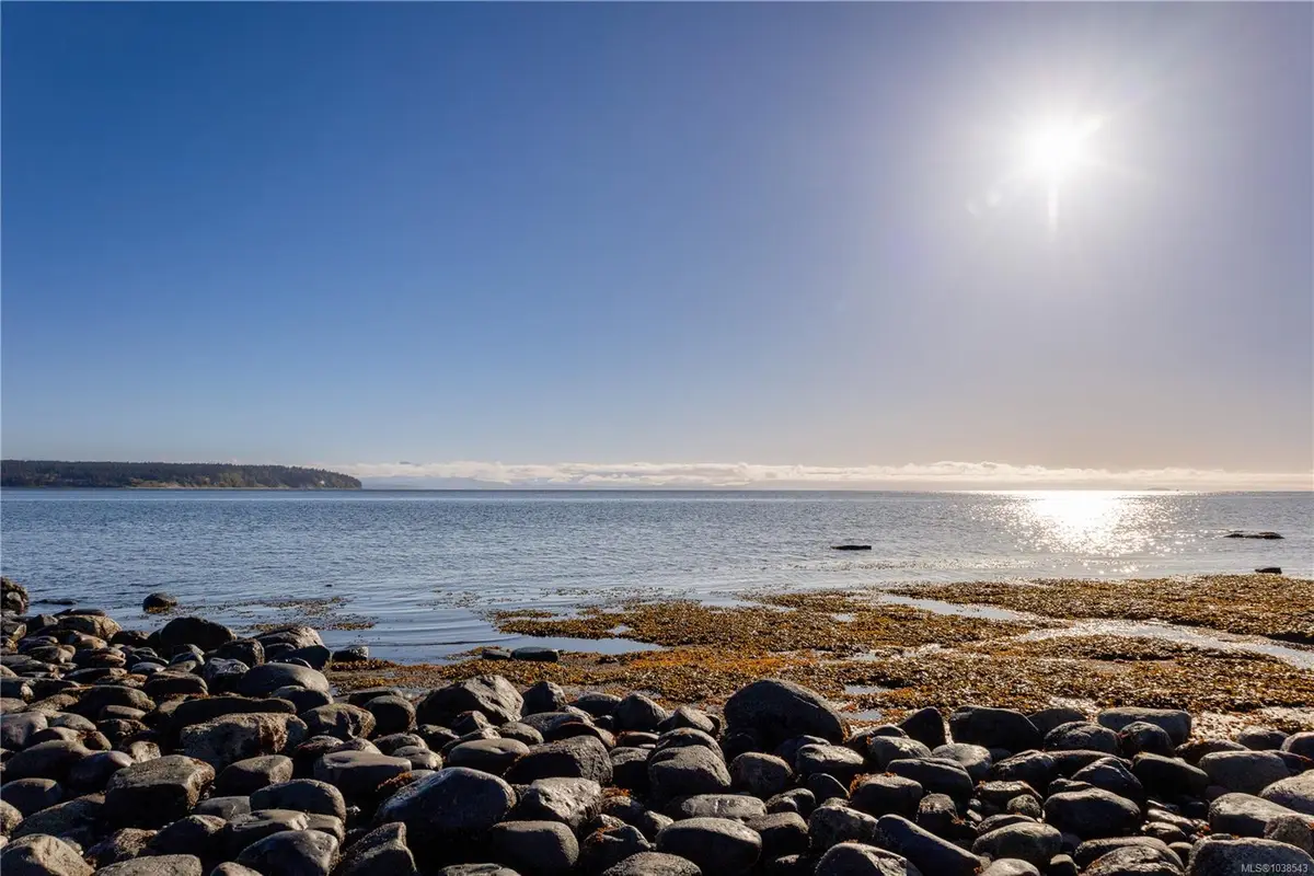 9 Adams Rd #104, Campbell River BC V9W 1R9