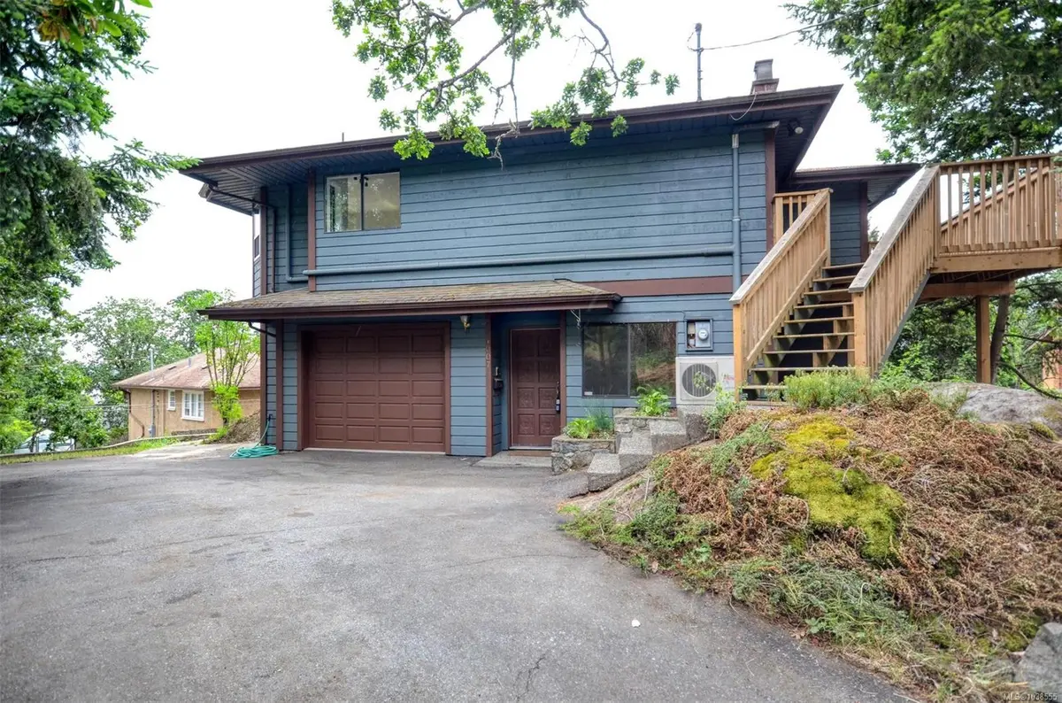 1007 Laburnum Rd, Saanich BC V8Z 2M9