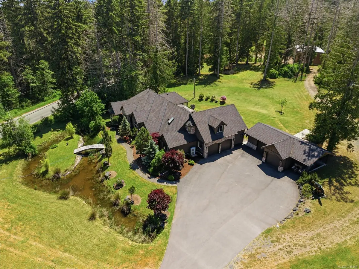 990 View Rd, Qualicum Beach BC V9K 1N3