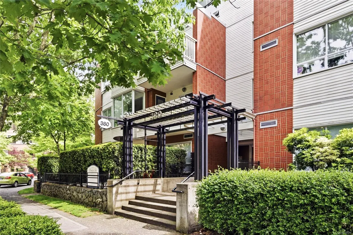 380 Waterfront Cres #409, Victoria BC V8T 5K3