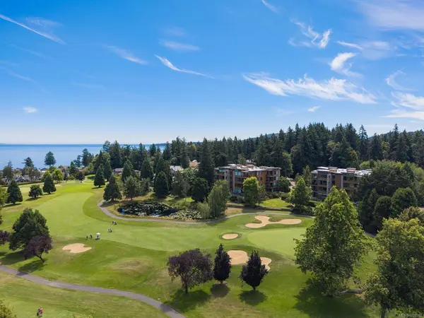 5327 Cordova Bay Rd #304, Saanich BC V8Y 2L3 - 2 bed, 2 bath property for sale in Saanich