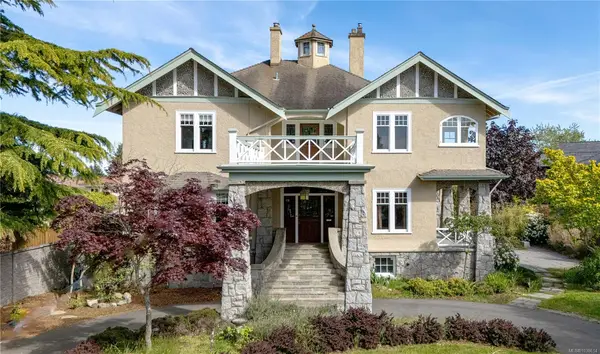 4423 Tyndall Ave, Saanich BC V8N 3S3