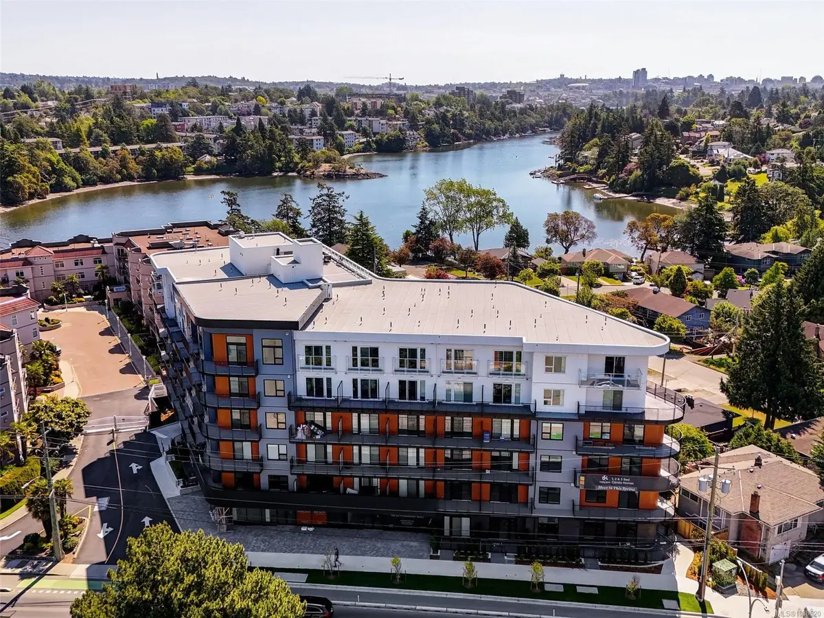 1075 Tillicum Rd #505, Esquimalt BC V9A 2A4