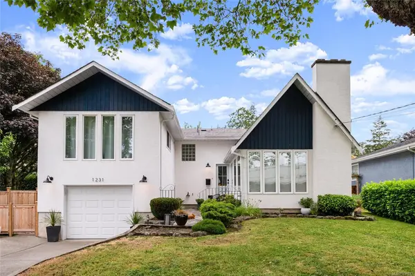 1231 Highrock Ave, Esquimalt BC V9A 4V8 - 5 bed, 3.0 bath in Esquimalt
