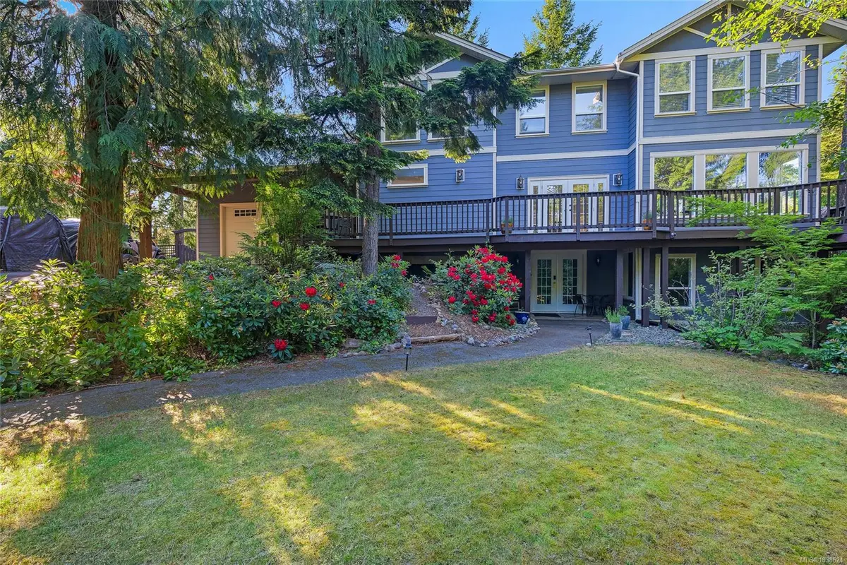 1571 Meadowood Way, Qualicum Beach BC V9K 1K1