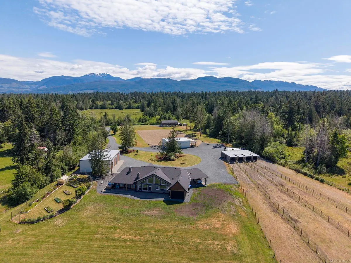 416 Grovehill Rd, Qualicum Beach BC V9K 2A3