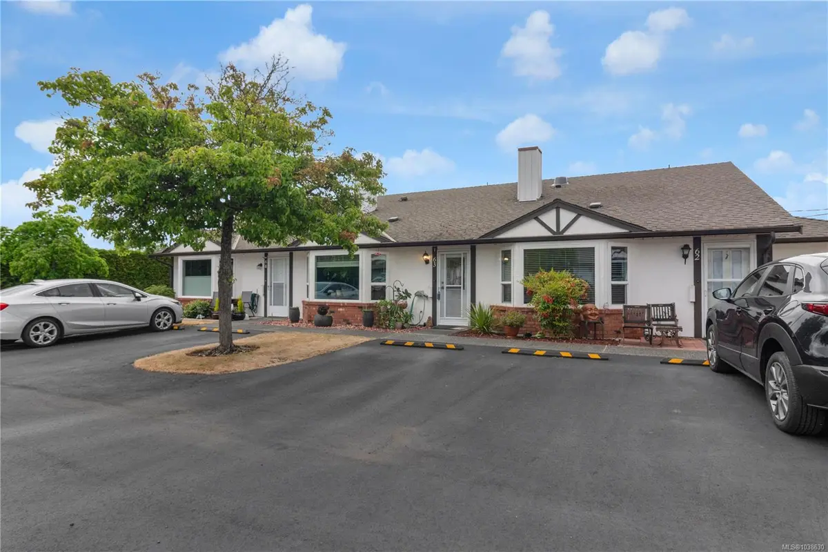 120 Finholm St N #63, Parksville BC V9P 1J5
