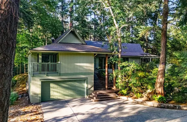 4505 Cottontree Lane, Saanich BC V8X 4G2