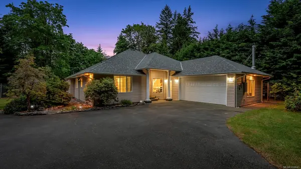 5888 Sea Terrace Rd, Courtenay BC V9J 1W1 - 3 bed, 3 bath in Courtenay