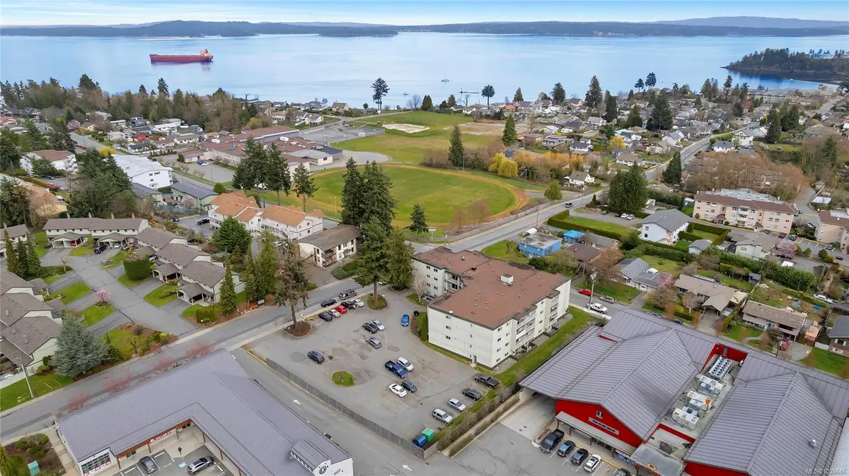 3040 Pine St #304, Chemainus BC V0R 1K1