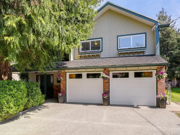 3369 St. Troy Pl, Colwood BC V9C 3J3 - 5 bed, 3 bath property for sale in Colwood
