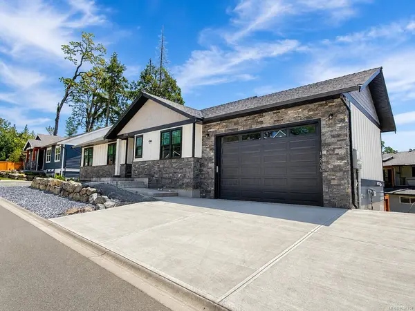2036 Oakhill Pl, Duncan BC V9L 0J2 - 5 bed, 4 bath in Duncan
