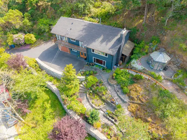 3583 Hammond Bay Rd, Nanaimo BC V9T 1E8