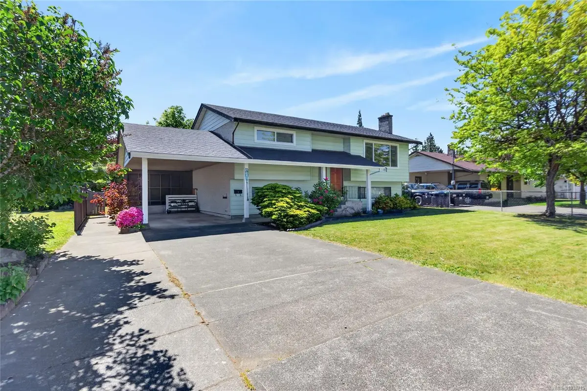 1130 26th St, Courtenay BC V9N 7N4