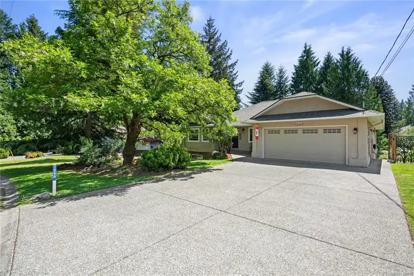 1599 Dean Park Rd, North Saanich BC V8L 5E5