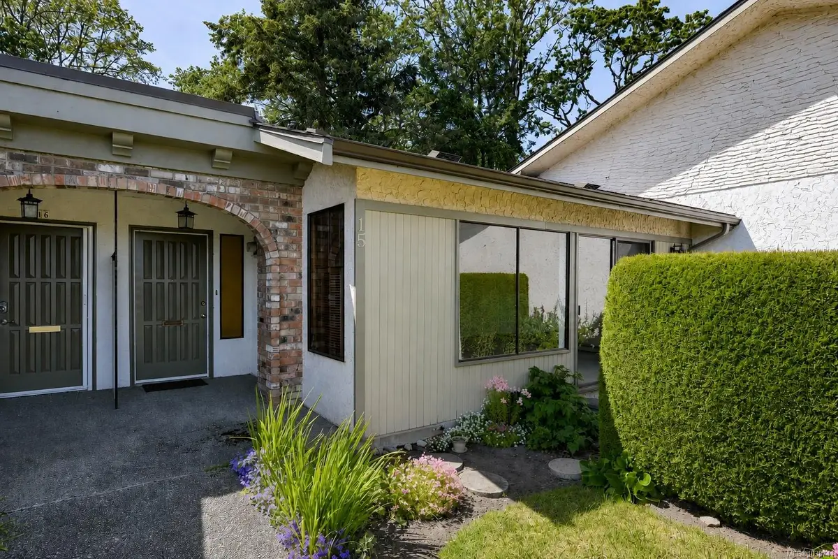 3968 Cedar Hill Rd #15, Saanich BC V8N 3B8