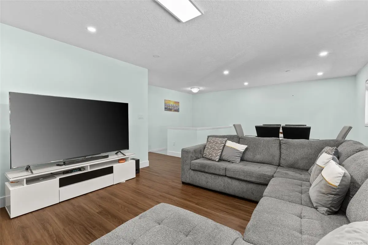 1039 Haslam Ave, Langford BC V9B 2N3