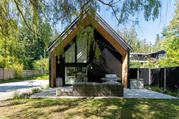 146 Menhinick Dr, Salt Spring BC V8K 1W7