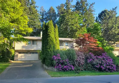 4355 Emily Carr Dr, Saanich BC V8X 5E3