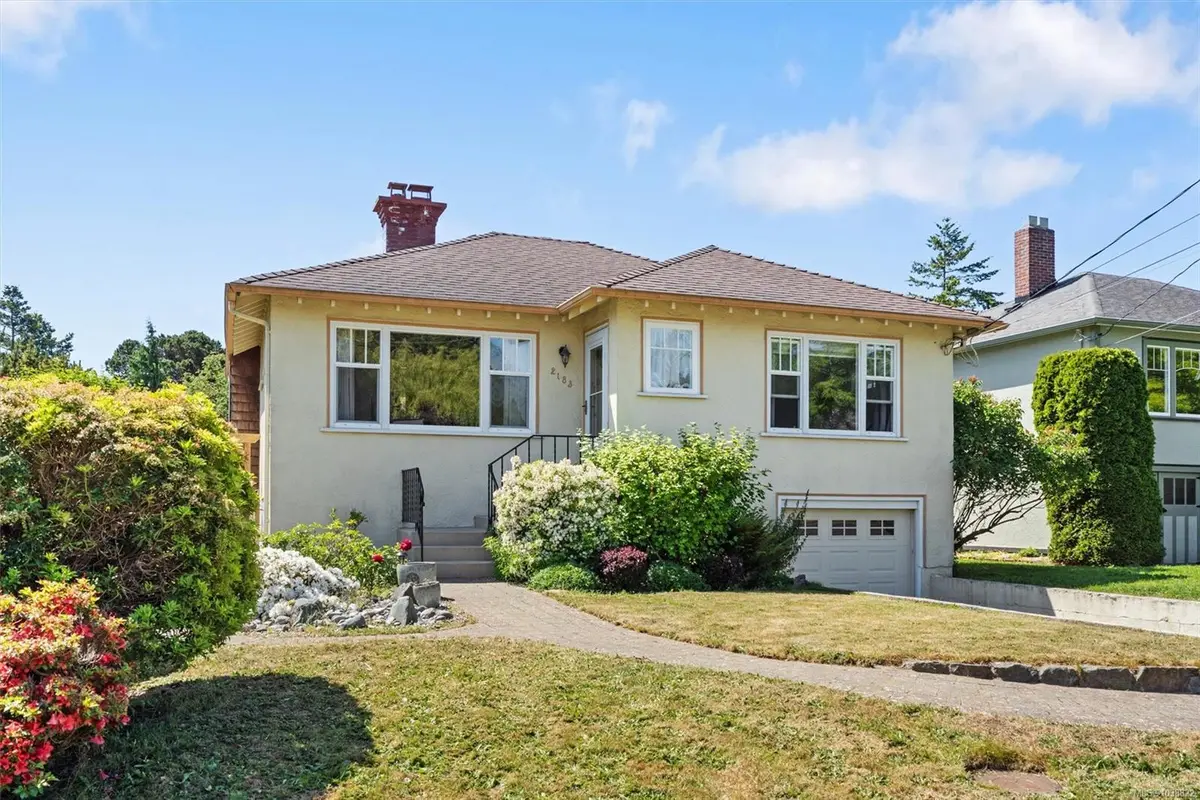 2183 Central Ave, Oak Bay BC V8S 2R6