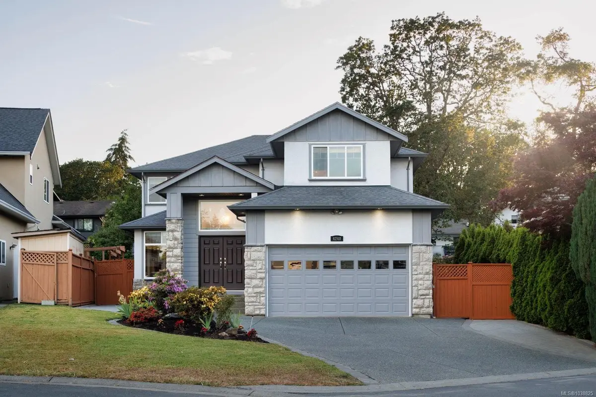 4240 Oakview Pl, Saanich BC V8N 6M7