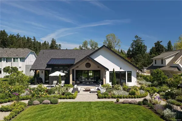 839 Clayton Rd, North Saanich BC V8L 5M3 - 5 bed, 4 bath property for sale in North Saanich