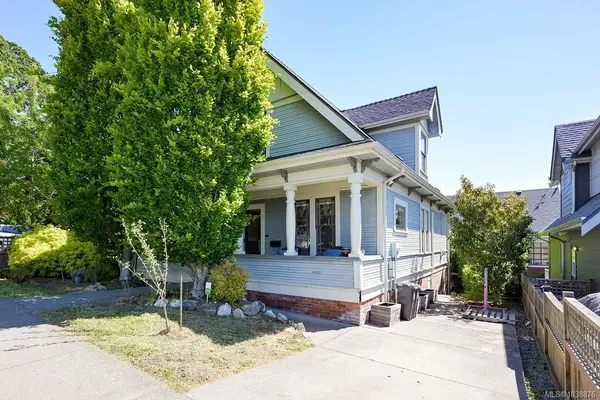 847 Carrie St, Esquimalt BC V9A 5R5 - 3 bed, 3 bath property for sale in Esquimalt