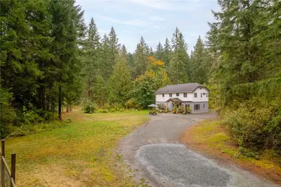 5708 River Valley Rd, Duncan BC V9L 6H8