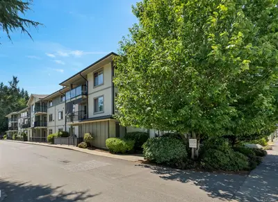 2568 Dingwall St #207, Duncan BC V9L 2Y9