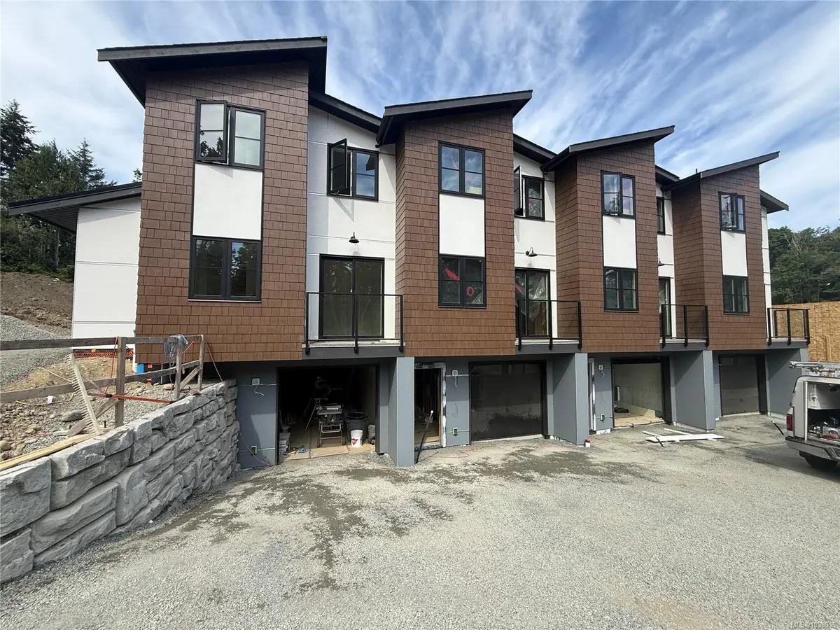 703 Turner Rd #6, Parksville BC V9P 1T7