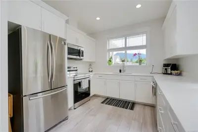300 Grosskleg Way #38, Lake Cowichan BC V0R 2G1