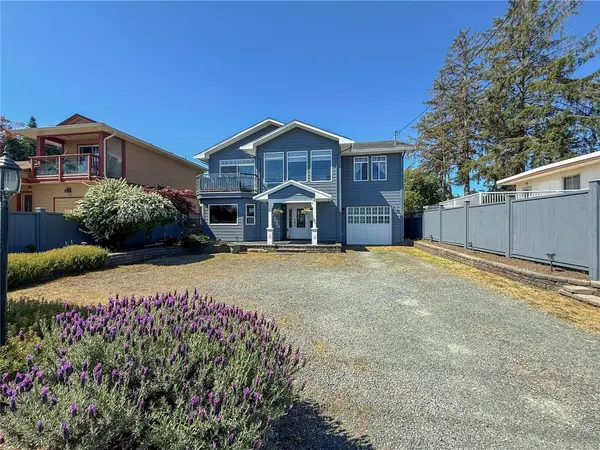 3264 Island Hwy S, Campbell River BC V9W 1C9 - 3 bed, 3 bath in Campbell River