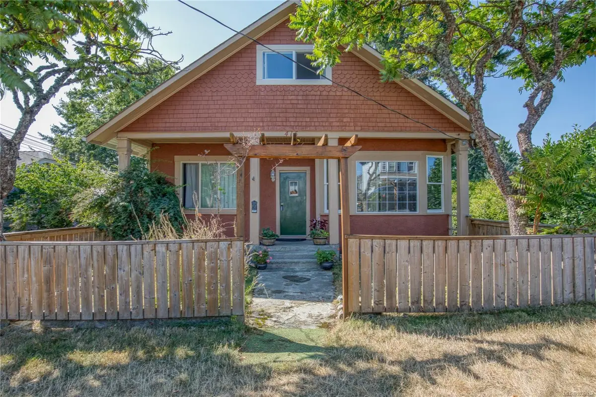 415 Machleary St, Nanaimo BC V9R 2H1