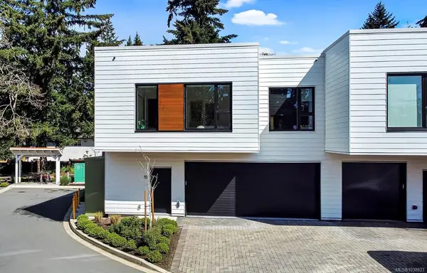 2330 Sooke Rd #10, Colwood BC V9B 1X7 - 3 bed, 3.0 bath in Colwood